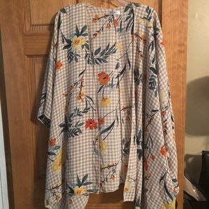 Floral print kimono 👘 or cover up